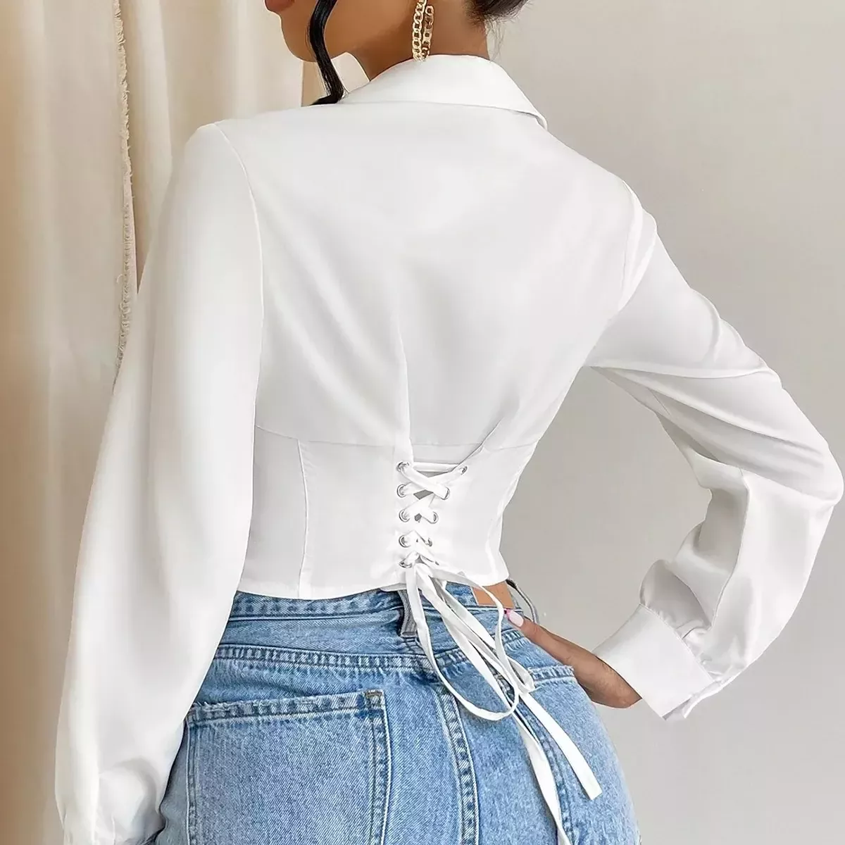 Chemisier corset blanc à encolure échancrée