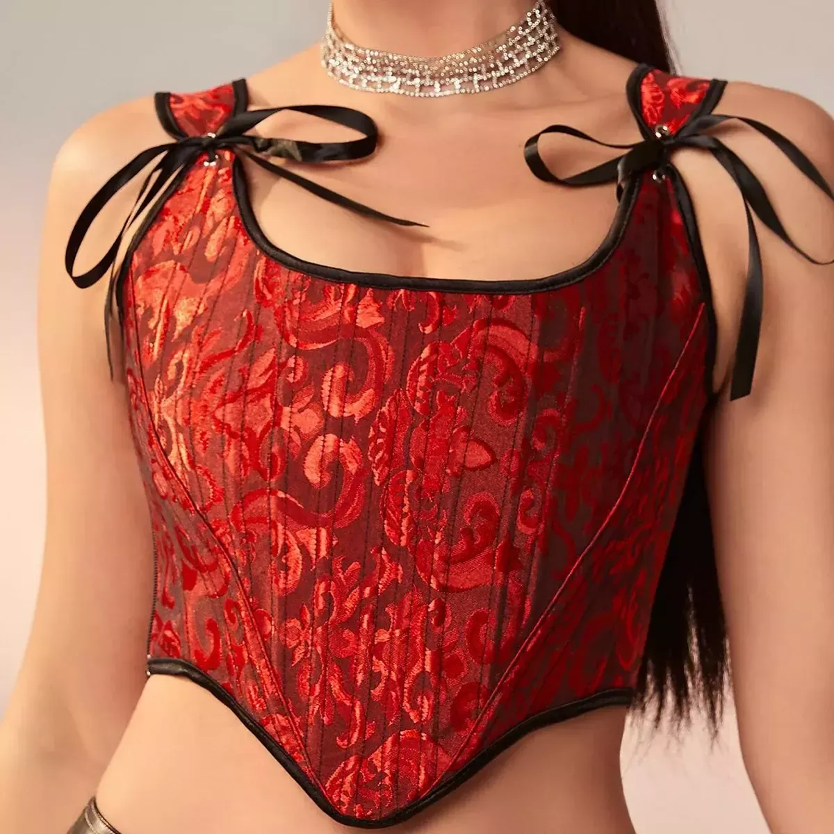 Corset à lacets noir et rouge style bustier